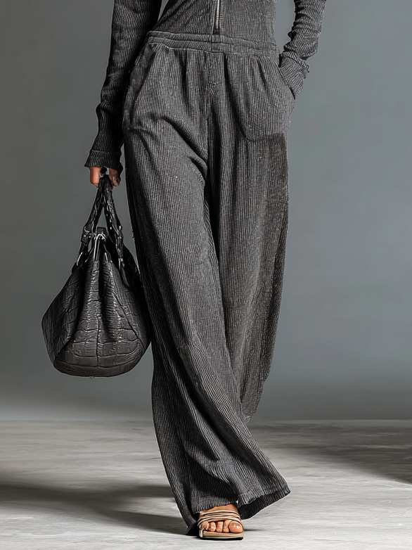 Andrea| Mono con capucha de canalé con cremallera para mujer