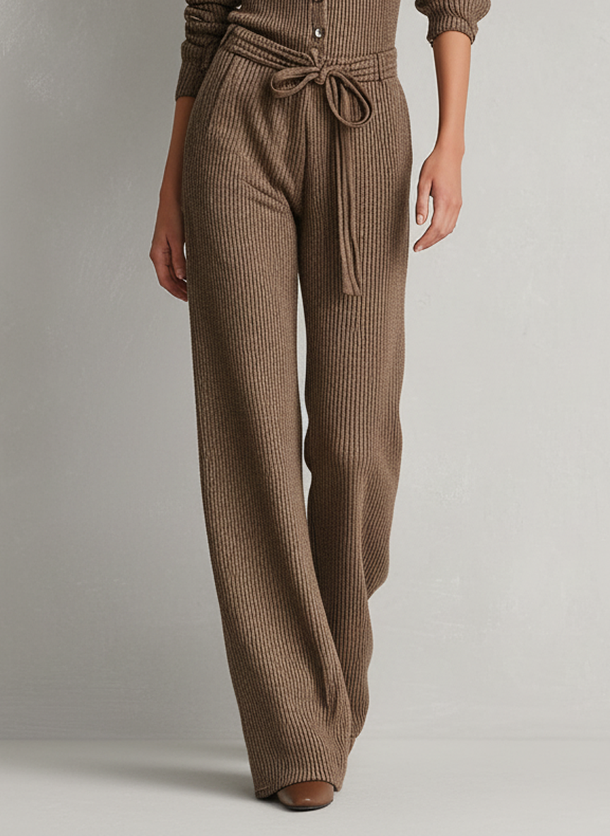 Valeria| Mono recto minimalista de punto para mujer con botón en la solapa y cinturón ajustable