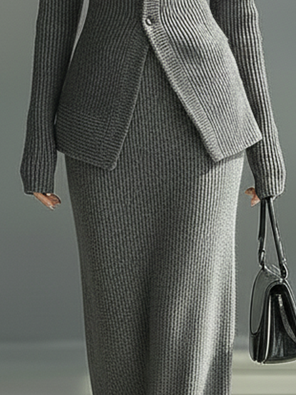 Conjunto de suéter de punto gris y falda recta para mujer MDA2402J5T