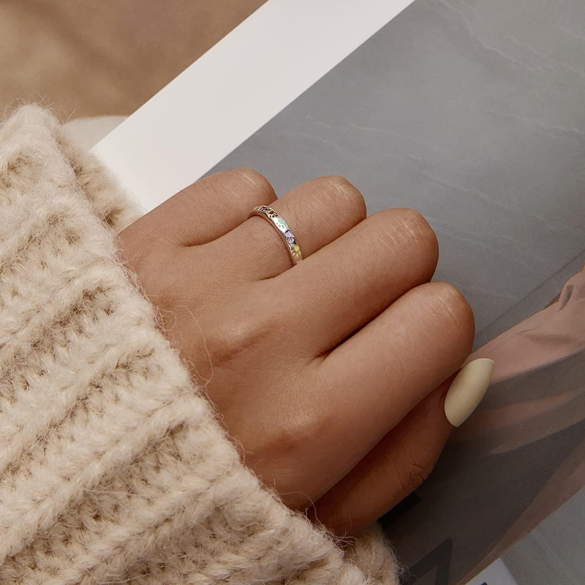 Anillo de plata esterlina con diseño en forma de pata