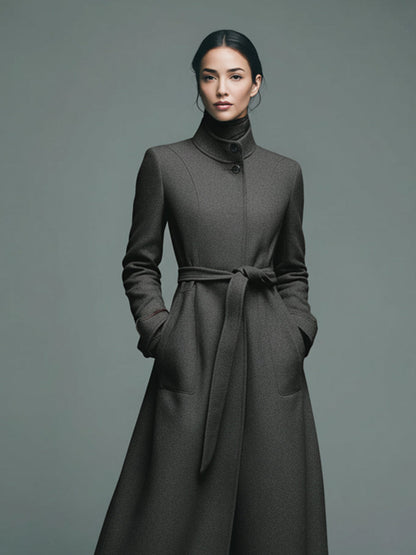 Capa larga para mujer en gris elegante de mezcla de lana con cuello tipo stand y cinturón MDA2470J6I