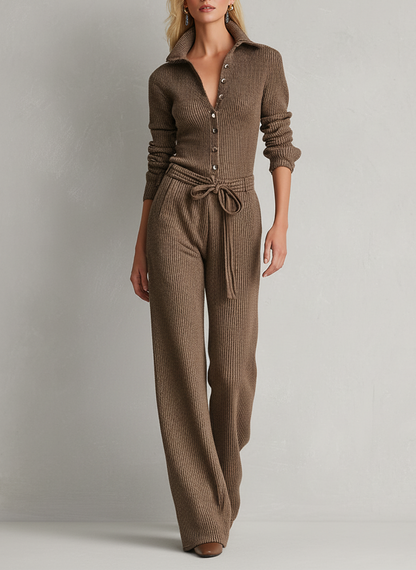 Valeria| Mono recto minimalista de punto para mujer con botón en la solapa y cinturón ajustable