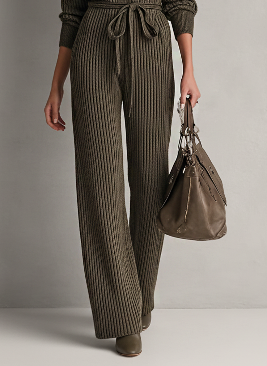 Teresa| Mono de punto minimalista para mujer con cuello en V, botones y cinturón