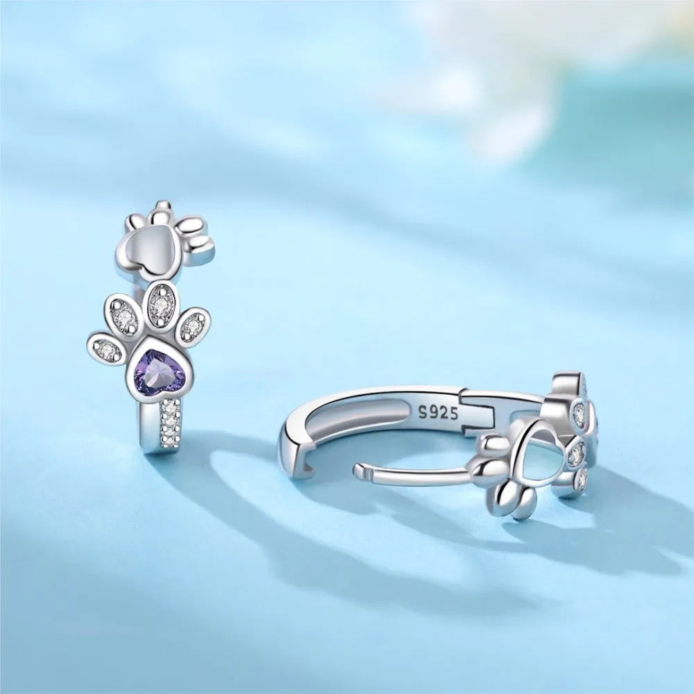 Pendientes Paw Huggie de plata con circonitas y gema en forma de corazón