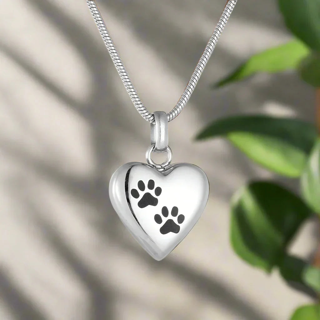 Collar con urna conmemorativa para mascotas – Colgante en forma de corazón con grabado de huella